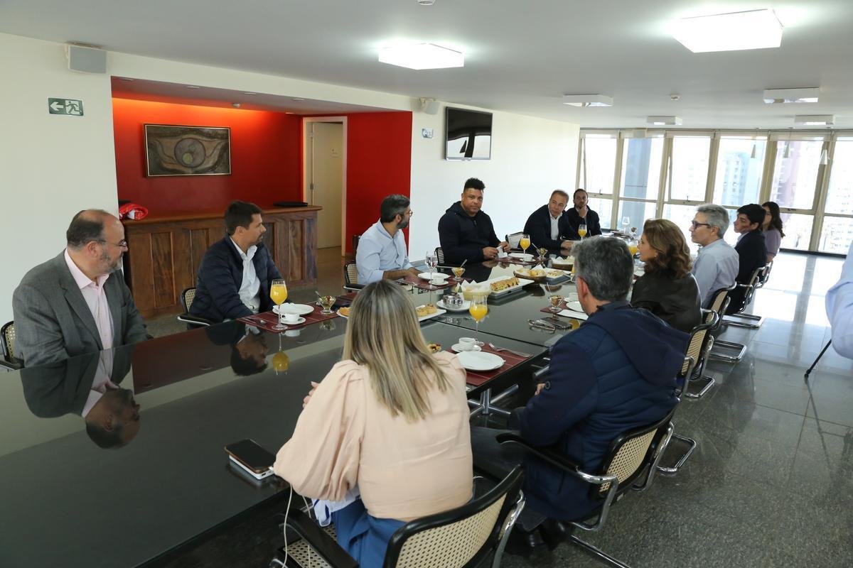 Encontro de Ronaldo, s�cio majorit�rio da SAF do Cruzeiro, com o governador de Minas, Romeu Zema, na sede do Banco BDMG, em Belo Horizonte