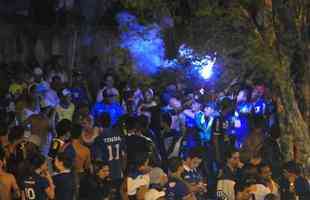 Tumulto gerado por briga entre membros de torcidas organizadas impediu festa do tricampeonato nacional