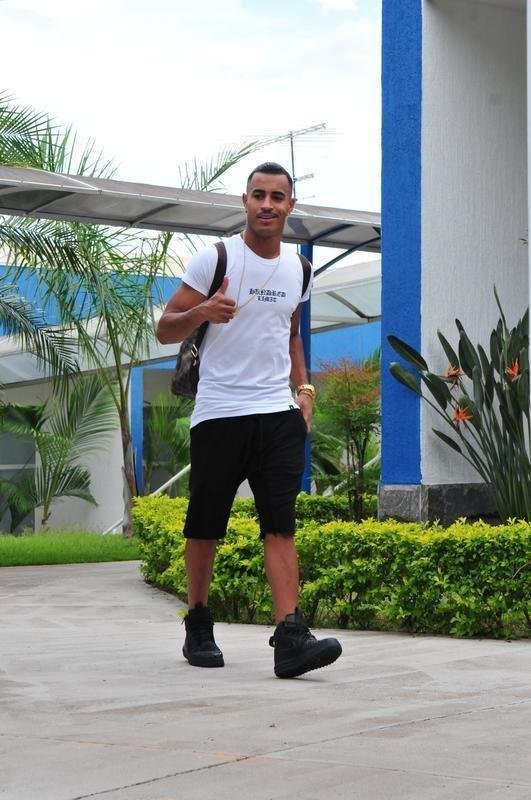 Cruzeiro iniciou temporada 2018 com reapresentao do elenco nesta quarta-feira; na foto, o lateral-esquerdo Victor Luiz, promovido da base