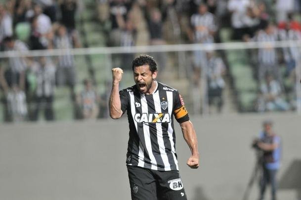 Atltico bate o Vitria por 2 a 1, no Independncia, com gols de Fred, e mantm briga pela liderana