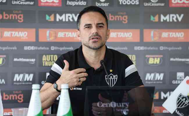 Rodrigo Caetano evitou falar do futuro em caso de resultado negativo contra o Ceará