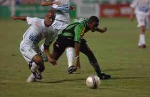 No primeiro confronto da semifinal do Campeonato Mineiro de 2006, o Amrica foi superado pelo Ipatinga por 3 a 2. Zeziel e Douglas foram os autores dos gols do Coelho.
