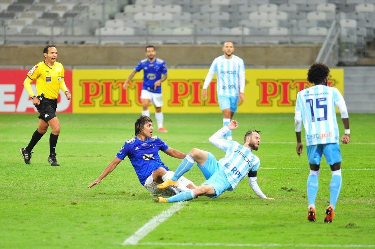 Fotos de Cruzeiro x Londrina, no Mineiro, pela 15 rodada da Srie B