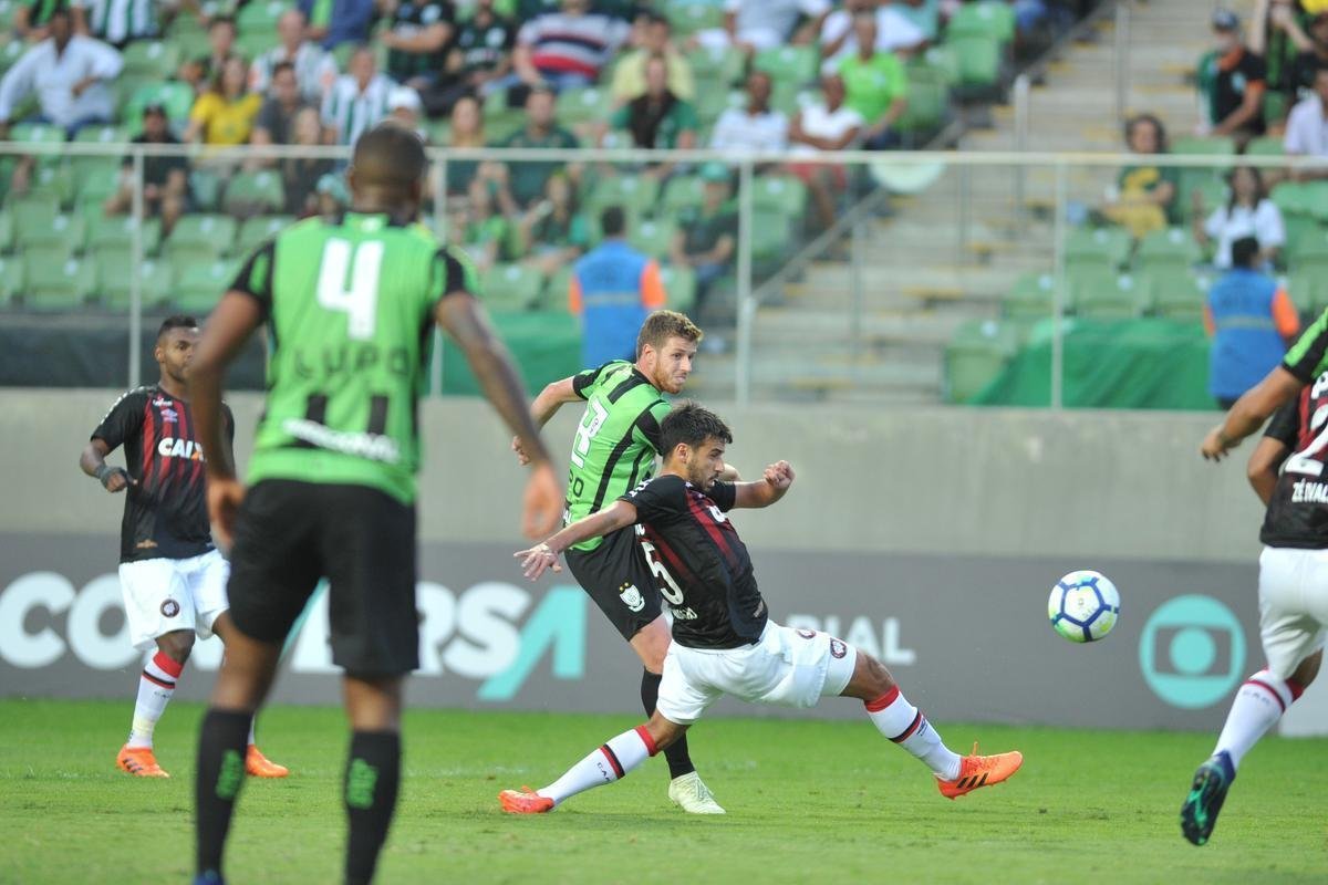 Amrica e Atltico-PR se enfrentaram em partida vlida pela 9 rodada do Campeonato Brasileiro
