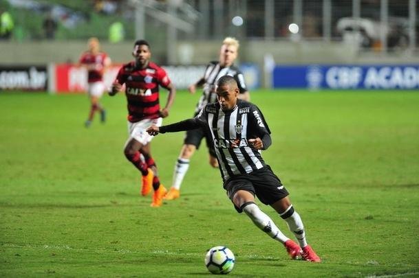 Galo pressionou no segundo tempo, mas levou gol em contragolpe: verton Ribeiro fez aps passe de Vincius Jnior: 1 a 0 Flamengo