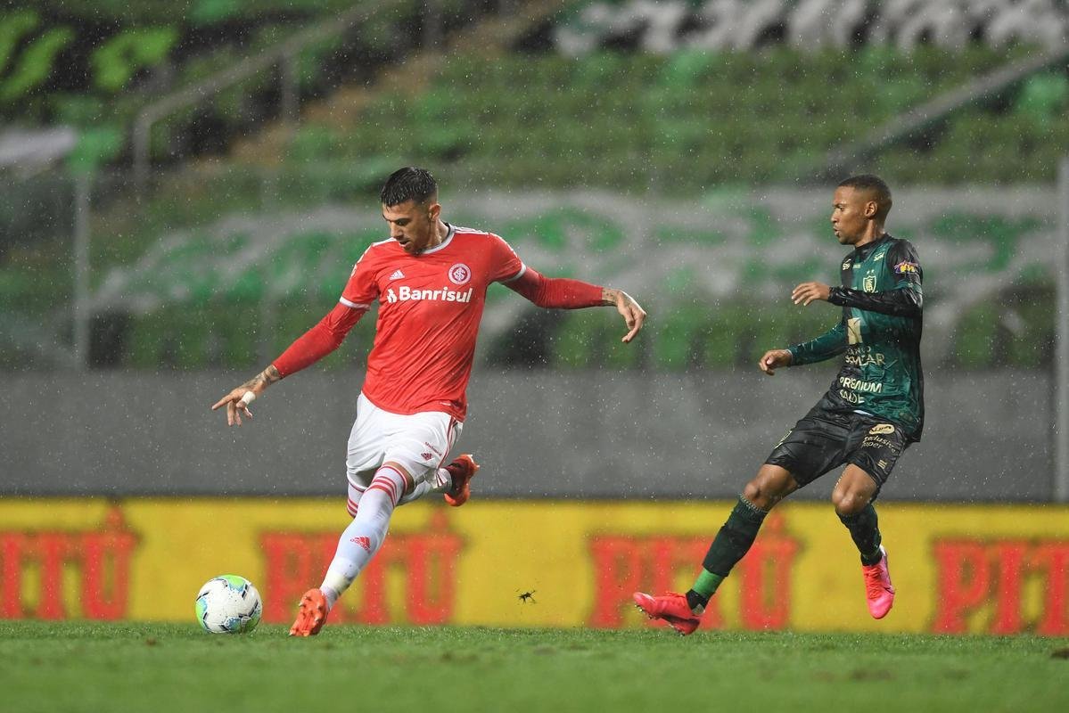 Fotos do jogo entre Amrica e Internacional, no Independncia, em Belo Horizonte, pelas quartas de final da Copa do Brasil