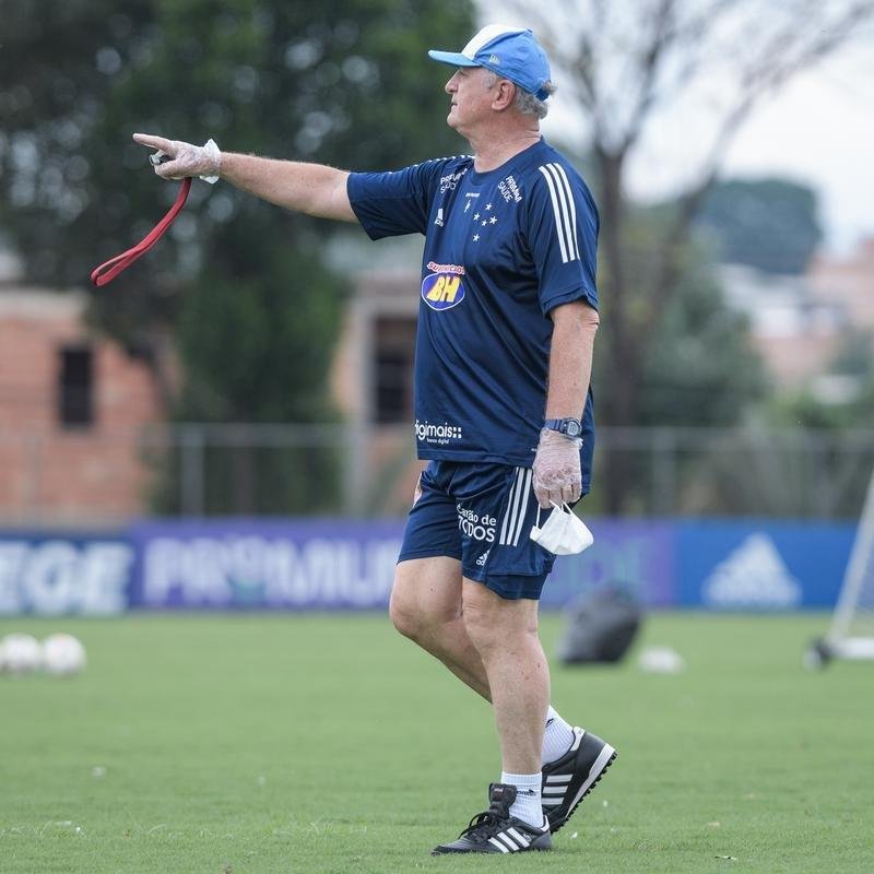 Fotos do primeiro treino de Rafael Sobis na volta ao Cruzeiro, nesta segunda