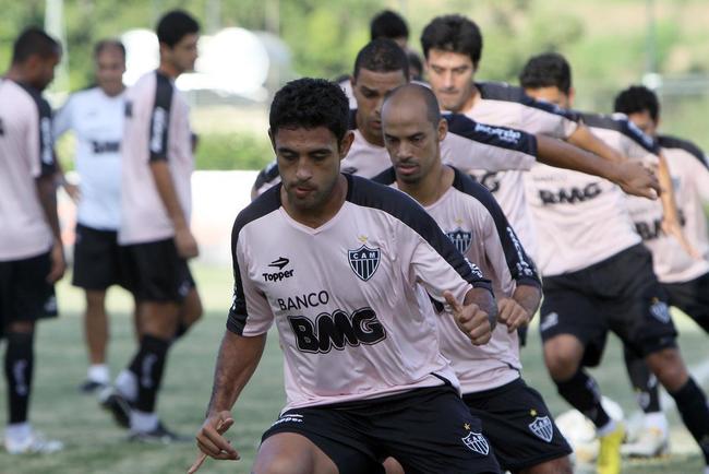 Werley em jogos com a camisa do Atlético