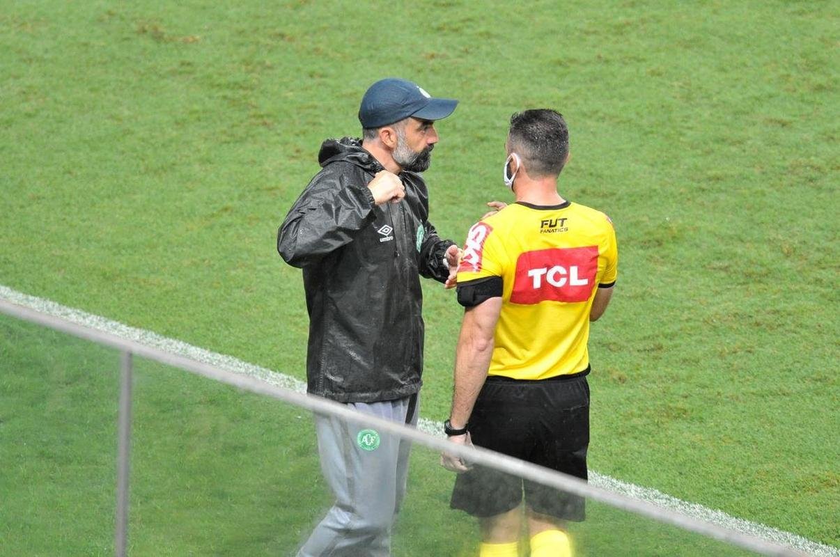 Fotos da vitria do Amrica sobre a Chapecoense, por 3 a 0, no Independncia, pela 35 rodada do Campeonato Brasileiro