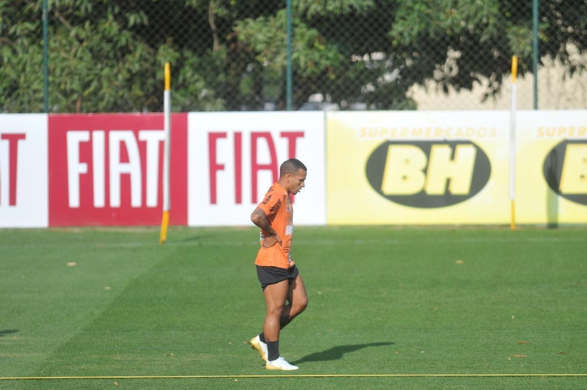 Veja fotos do treino na Cidade do Galo 