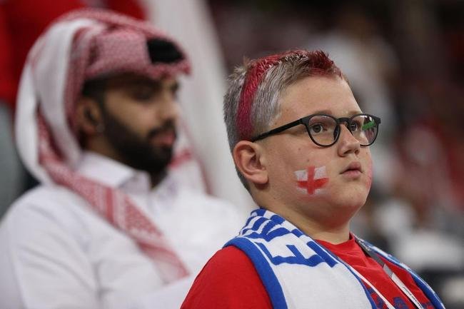 Torcida coloriu o Est�dio Al Bayt, no Catar, para acompanhar a partida entre Inglaterra e Senegal