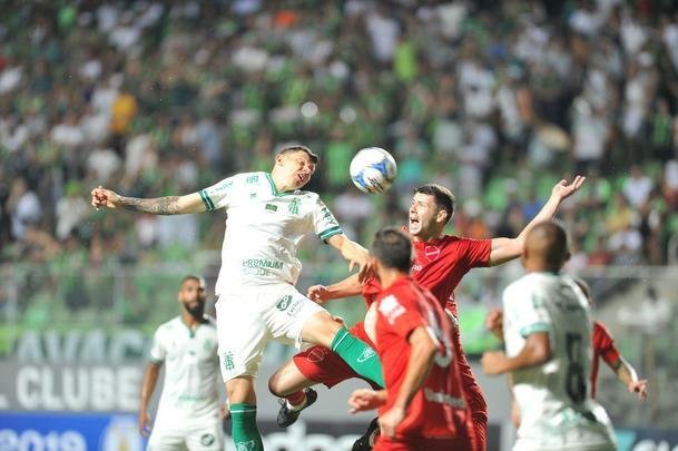 Amrica enfrentou o Vila Nova nesta tera-feira, no Independncia