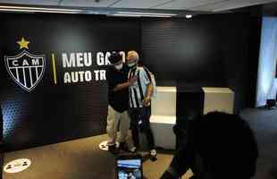 Ronaldinho Gacho durante evento de um patrocinador do Atltico no Mineiro, em Belo Horizonte. Ex-jogador, de 40 anos, tirou fotos com clientes, funcionrios e se encontrou com o ssia Jos Robson Batista de Oliveira 