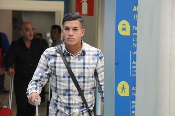 O volante argentino Lucas Romero, de 21 anos, desembarcou nesta quarta-feira no Aeroporto de Confins
