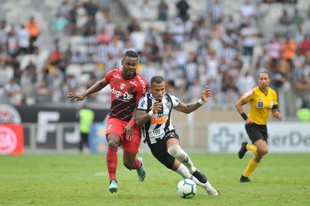 Fotos do jogo entre Atltico e Athletico-PR, no Mineiro