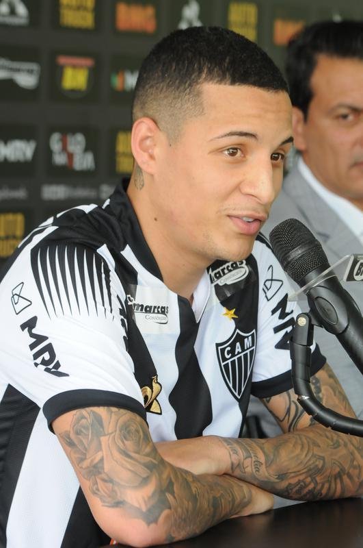 Fotos da apresentao do lateral-esquerdo Guilherme Arana ao Atltico, na Cidade do Galo. Jogador de 22 anos assinou contrato de emprstimo at meados de 2021