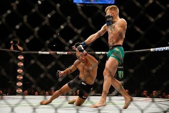Imagens do incrível nocaute de Conor McGregor sobre José Aldo
