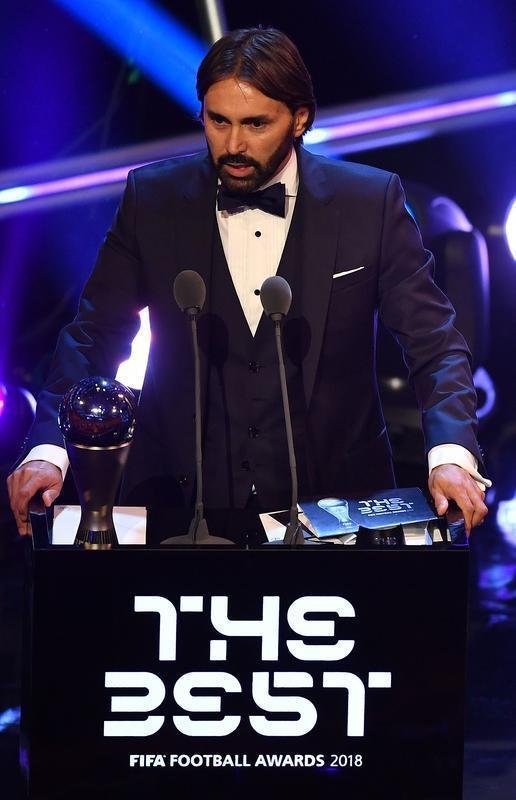 Melhor tcnico de futebol feminino - Reynald Pedros, tcnico da Seleo Francesa,  eleito o melhor da temporada.