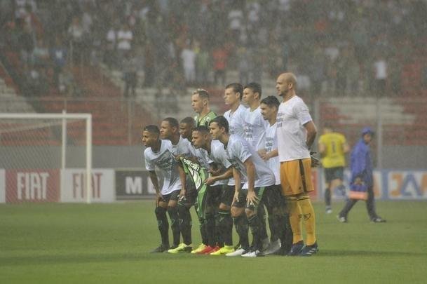 Forte chuva atrasou comeo de Amrica x Cruzeiro, no Horto
