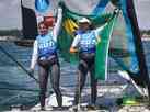 Martine Grael e Kahena Kunze conquistam bicampeonato olmpico na 49er FX