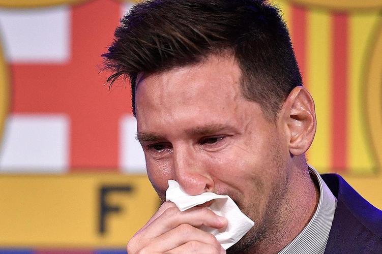 l-grimas-e-aplausos-messi-chora-em-sua-despedida-do-barcelona