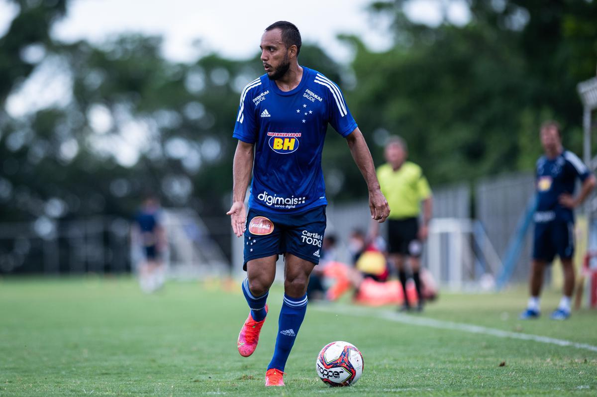 Imagens do jogo-treino entre Cruzeiro e Bolívar, neste sábado (20/2), na Toca da Raposa II. Time celeste venceu por 1 a 0
