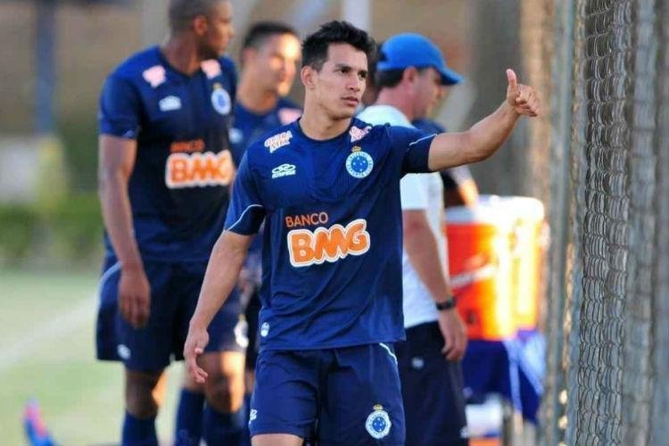 Diego Arias (2012) - Contratado com status de jogador de seleção pelo então presidente Gilvan de Pinho Tavares, o colombiano disputou apenas três jogos pelo Cruzeiro e deixou o clube no início da temporada seguinte