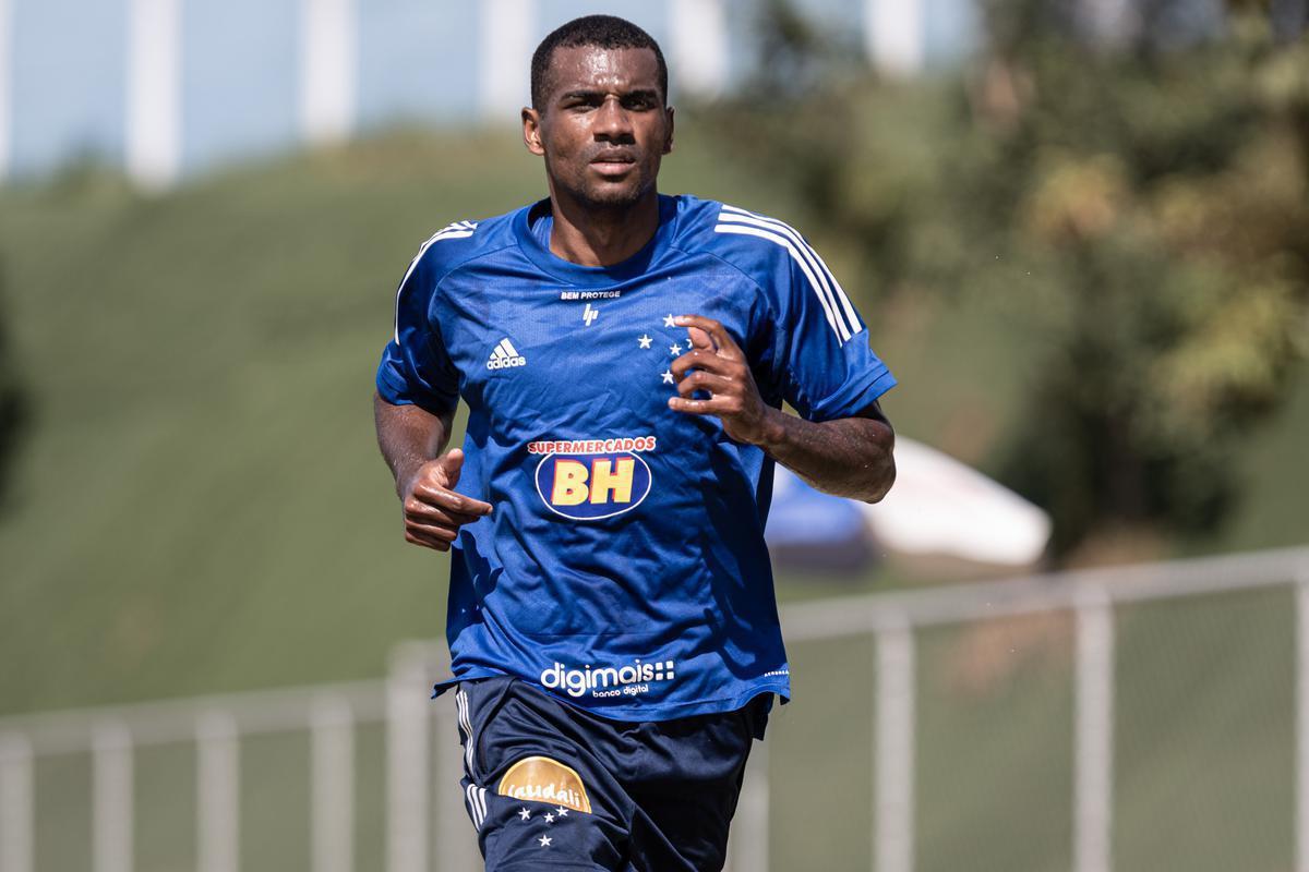 Marllon, 28 anos, zagueiro. Contratado pelo Cruzeiro em março. Deixou o clube em outubro.