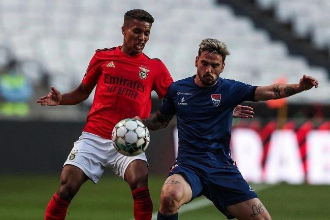 Benfica: 31 jogos, um gol e três assistências