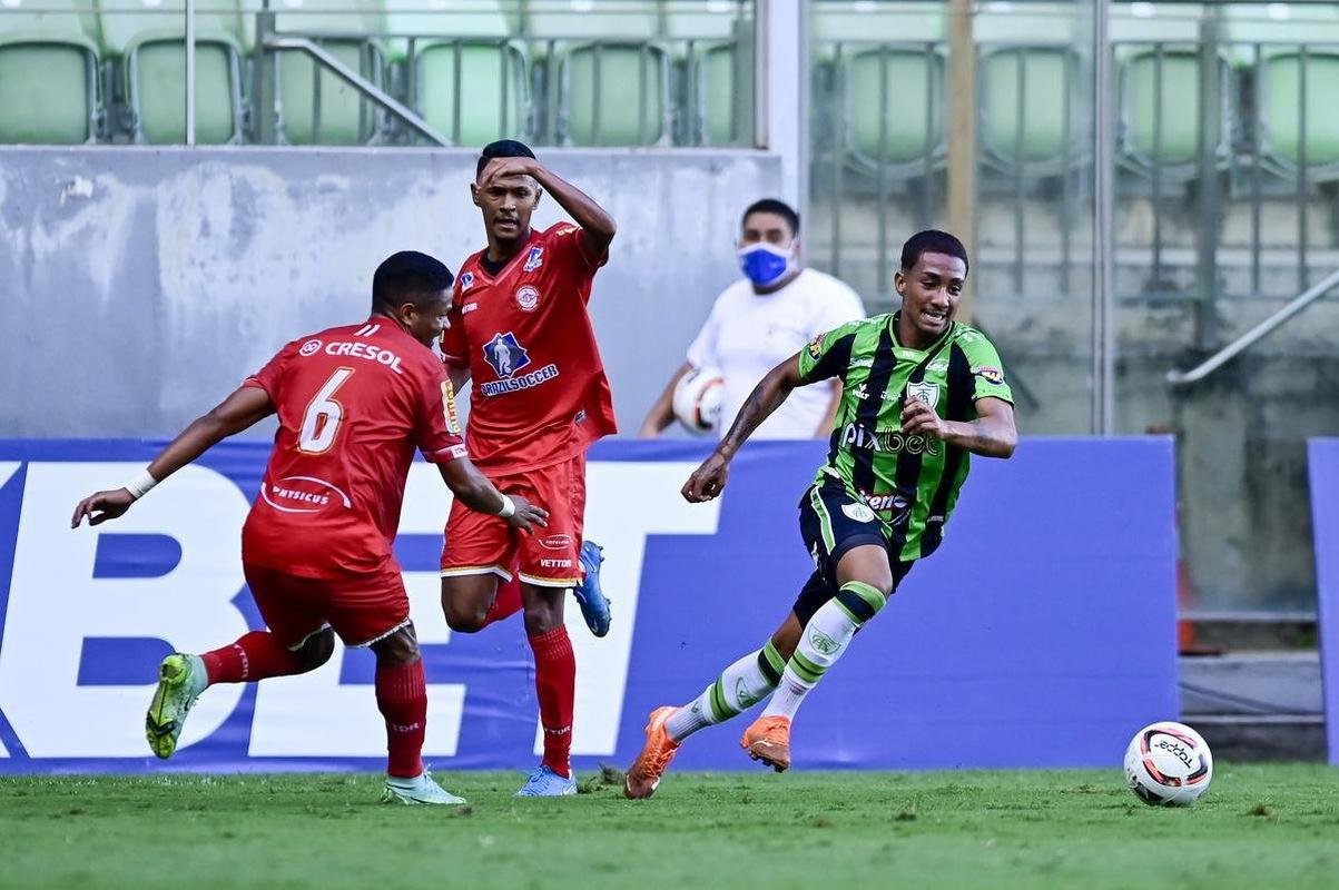 O Amrica recebeu o Tombense neste sbado (19), em jogo vlido pela 11 rodada do Campeonato Mineiro. Sem pblico, a partida foi realizada no Estdio Independncia, em Belo Horizonte.