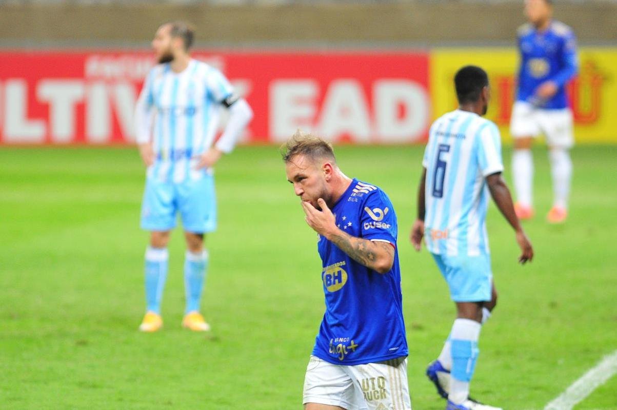 Fotos de Cruzeiro x Londrina, no Mineiro, pela 15 rodada da Srie B