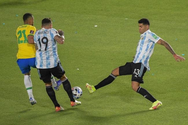 Sem Neymar, Brasil encarou a Argentina em clssico agitado pelas Eliminatrias