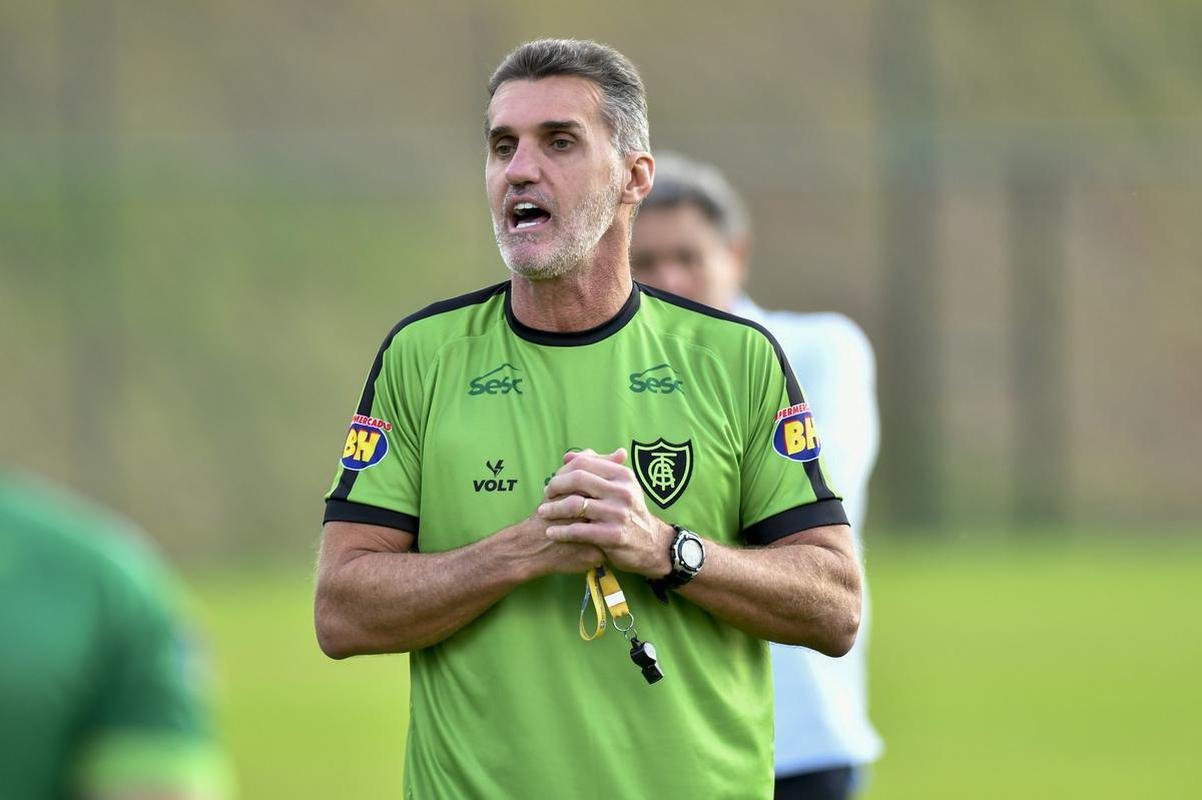 Mancini comandou primeiras atividades no Coelho nesta semana