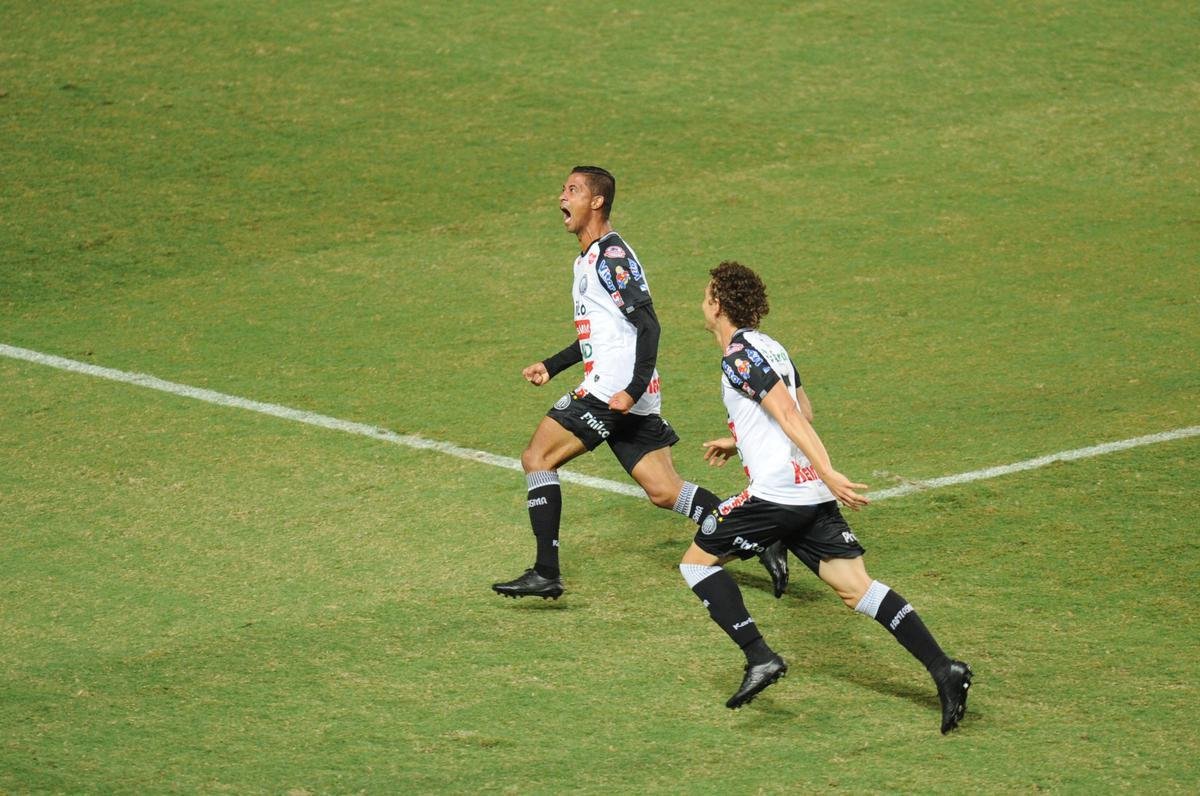 Cruzeiro x Operrio: fotos do jogo pela 36 rodada da Srie B