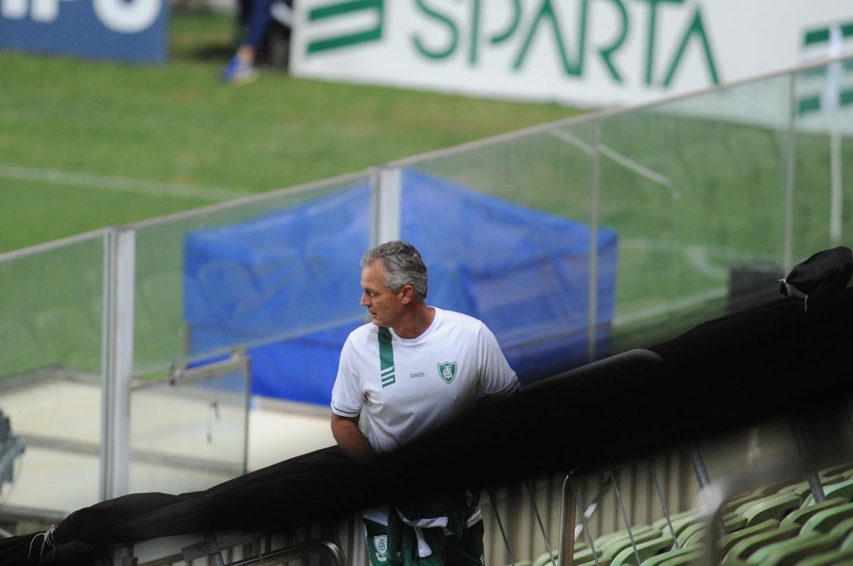 Fotos do jogo entre Amrica e Cruzeiro, no Independncia, em Belo Horizonte, pela 25 rodada da Srie B do Brasileiro