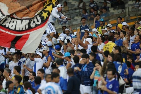 Imagens da torcida no jogo contra o Vitria