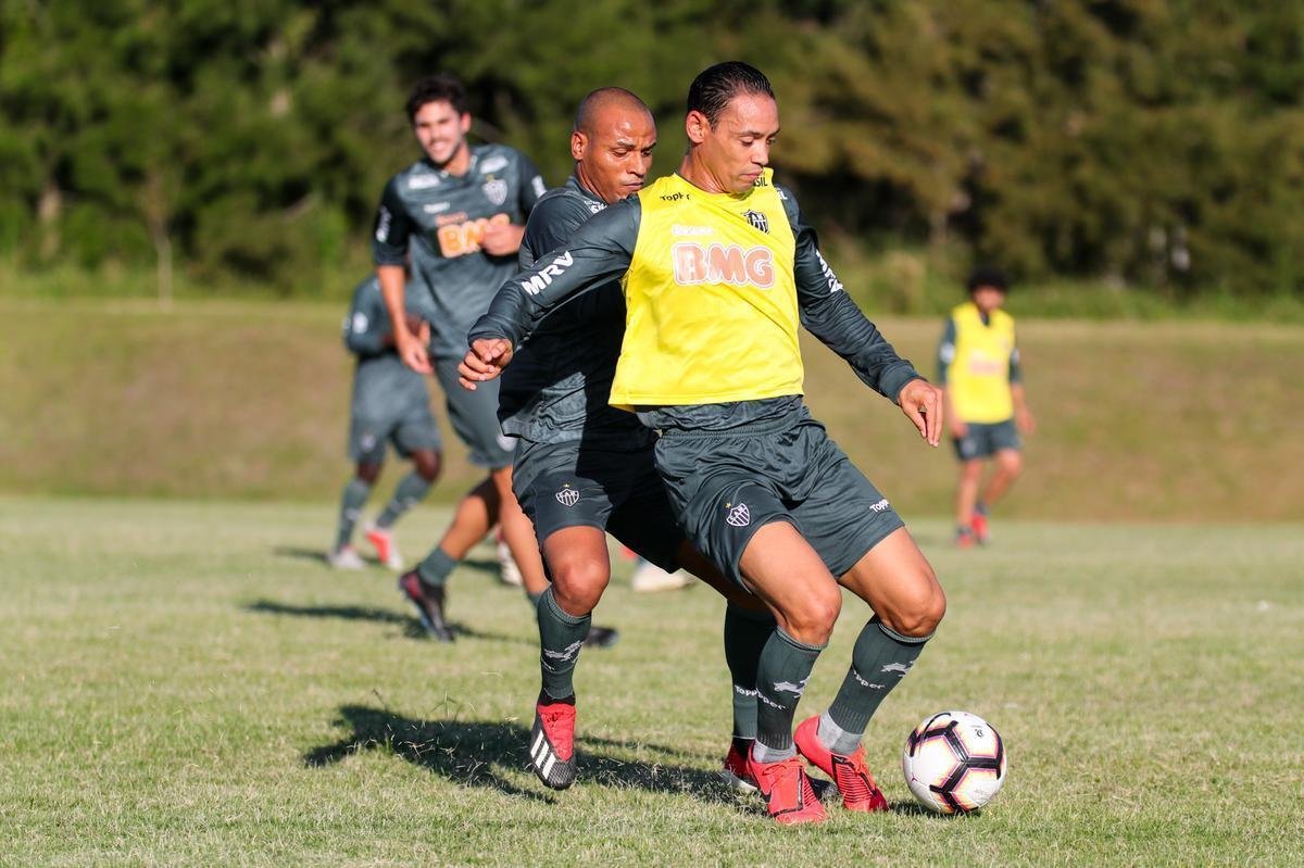 Jogadores do Atltico treinaram no CT do Danubio, em Montevidu, nesta tera-feira
