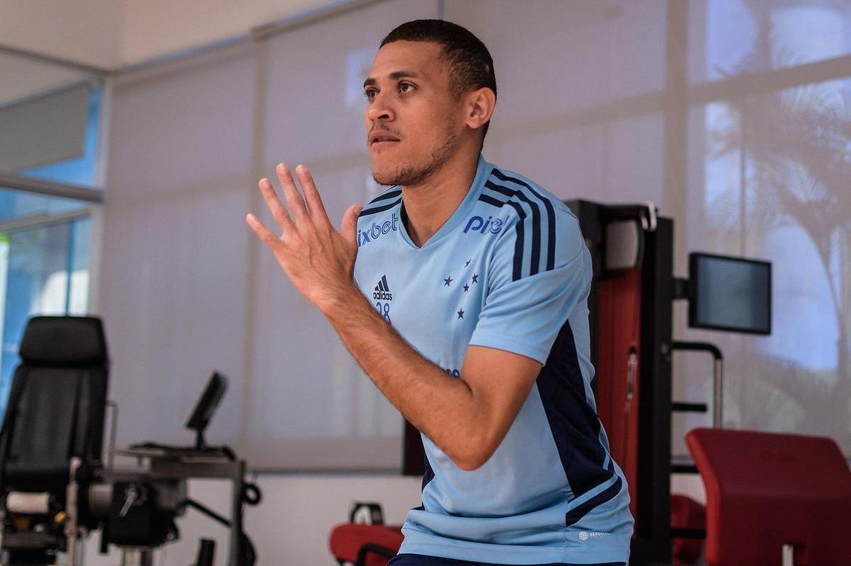 Joo Paulo, meio-campista (emprestado ao CRB)