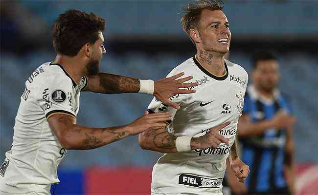 Corinthians venceu Liverpool por 3 a 0