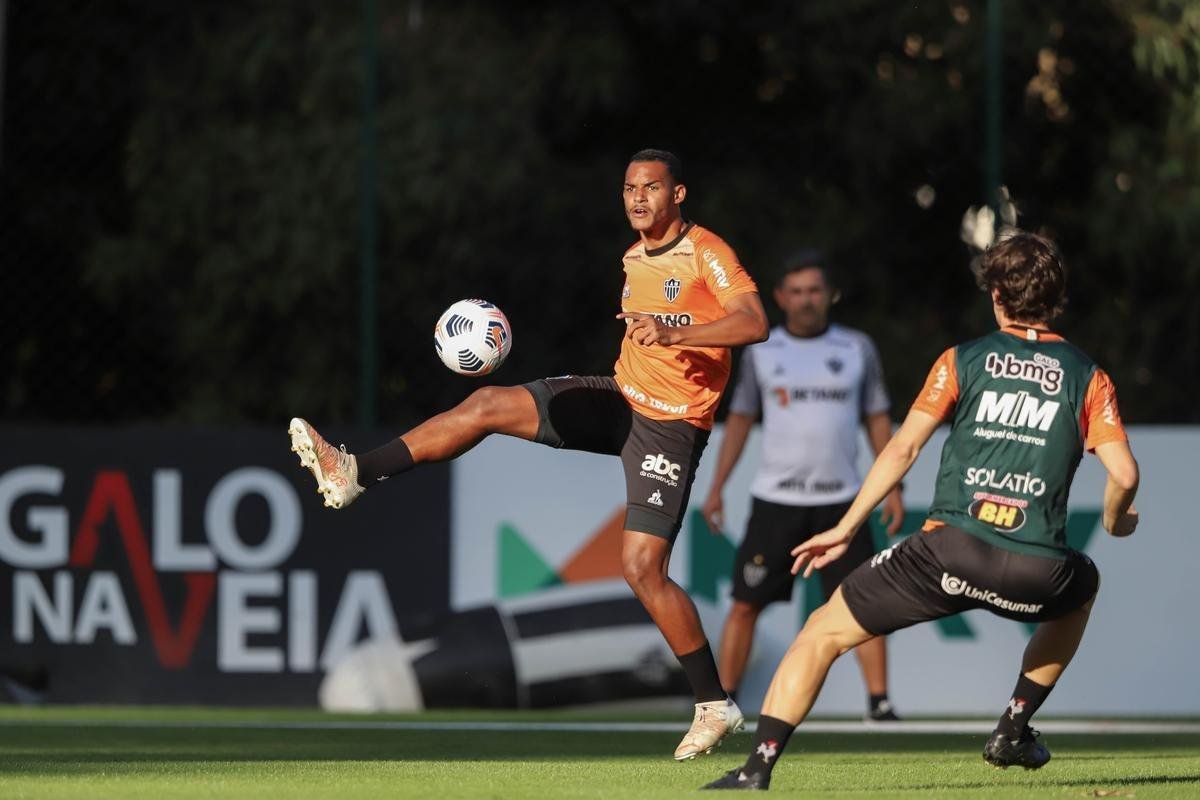 Fotos do treino do Atltico antes da viagem para a Argentina
