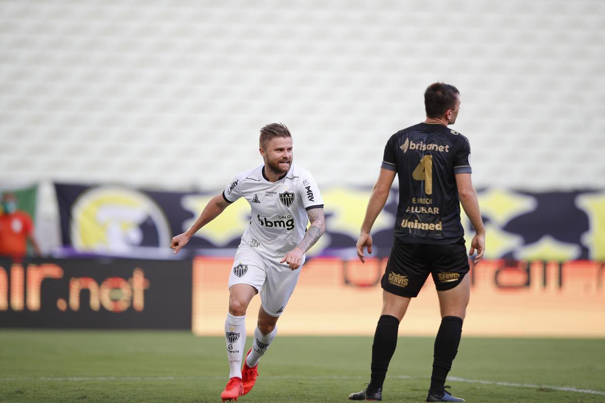 Fotos do jogo entre Ceará e Atlético, que terminou empatado por 2 a 2