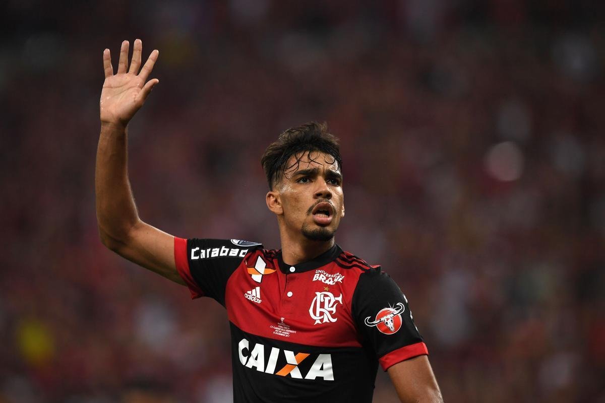 No primeiro tempo, Paquet abriu o placar para o Flamengo; Barco empatou para o Independiente, de pnalti