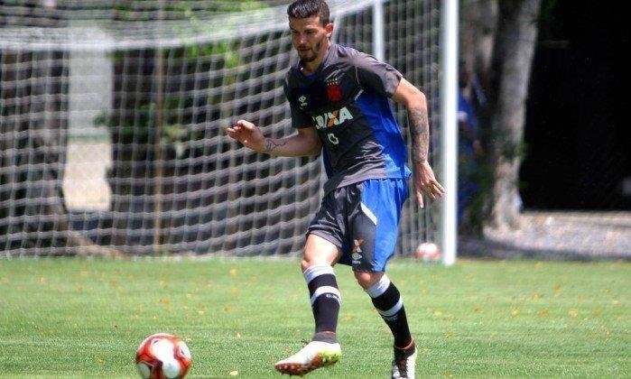 Luiz Gustavo (Vasco) - 24 anos - 5 jogos no Campeonato Brasileiro - Assumiu a titularidade nos ltimos jogos do Vasco antes da parada para a Copa do Mundo, mas ainda no completou o limite de sete partidas.