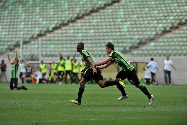 Fotos de América x Grêmio, neste sábado (20/10), no Independência, pela 30ª rodada do Campeonato Brasileiro