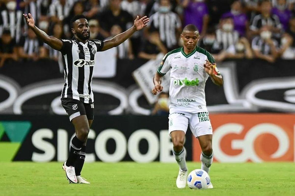 Fotos do empate entre Cear e Amrica, por 0 a 0, na Arena Castelo, em Fortaleza, pela 37 rodada do Campeonato Brasileiro