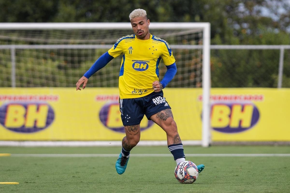 Fotos do treino do Cruzeiro na Toca da Raposa II nesta segunda-feira