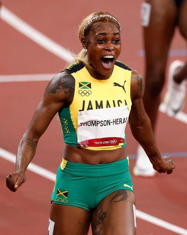 Fotos espetaculares da vitria da jamaicana Elaine Thompson-Herah nos 100m rasos dos Jogos Olmpicos de Tquio com o tempo de 10s61. A velocista quebrou o recorde olmpico e comandou o pdio jamaicano ao lado de Ann Fraser-Pryce, prata, e Shericka Jackson, bronze.