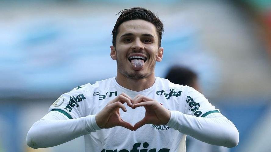 Meia: Raphael Veiga - Palmeiras