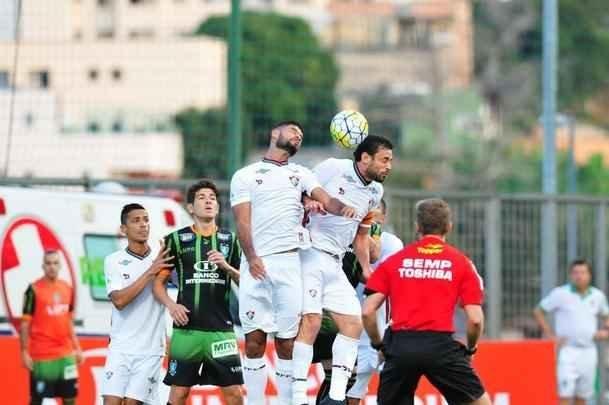 Imagens do jogo entre Amrica e Fluminense no Independncia