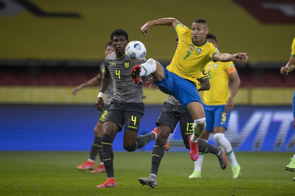 Com gols de Richarlison e Neymar, Brasil venceu o Equador no Beira-Rio 
